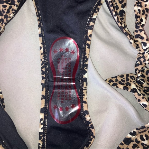 Two piece leopard bikini - Picture 2 of 7